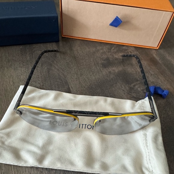 Authentic Louis Vuitton Clockwise Canvas Sunglasses Luxury - Picture 7 of 13